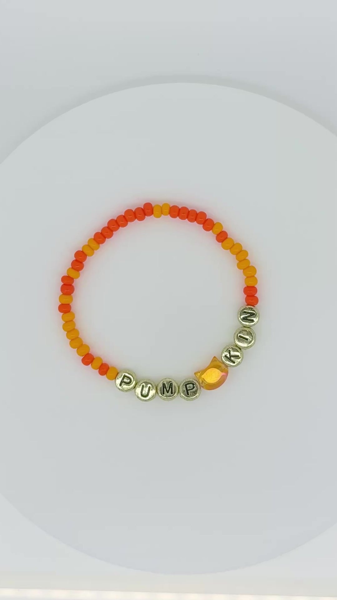 Cute Cat Pumpkin Bracelet – Halloween Bead Bracelet for Fall Vibes